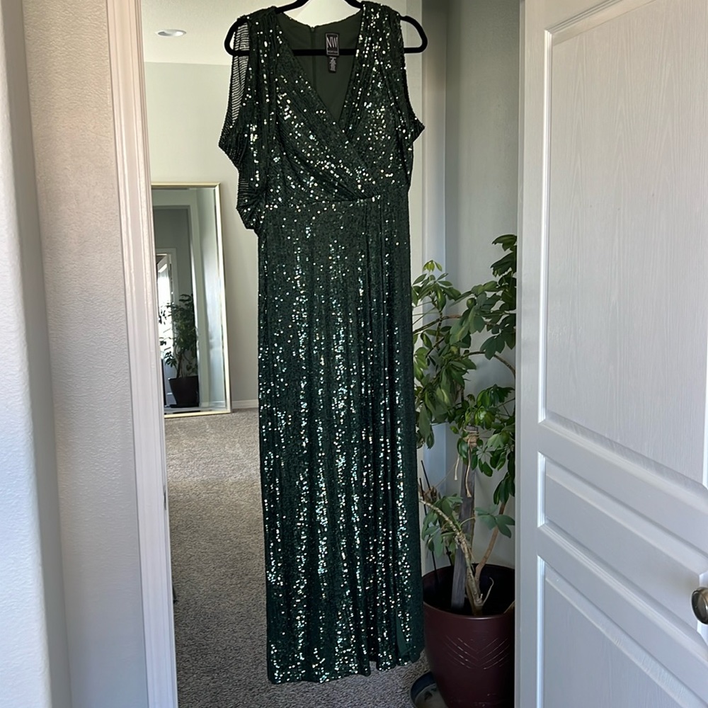 Night way size 8 like new ball dress